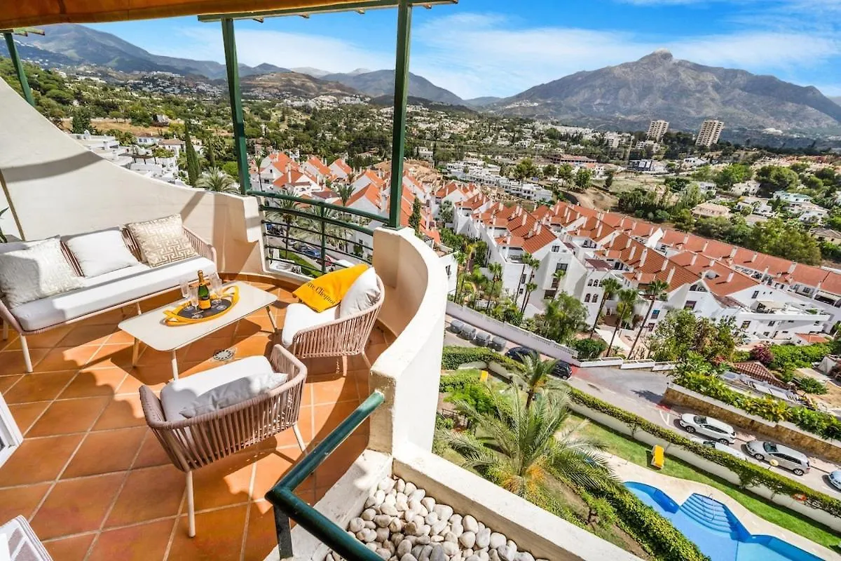 Amazing Apartment With Sea View In Puerto Banus Marbella