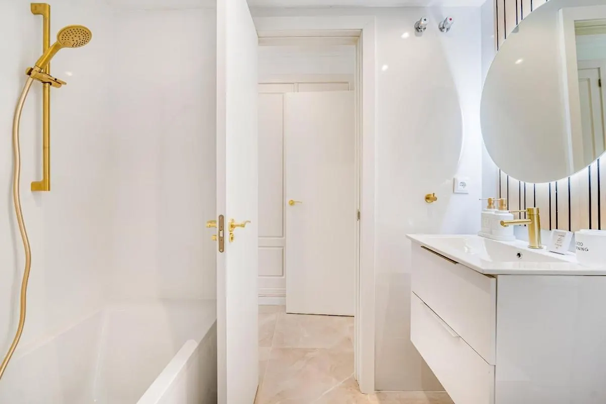 Amazing Apartment With Sea View In Puerto Banus Marbella