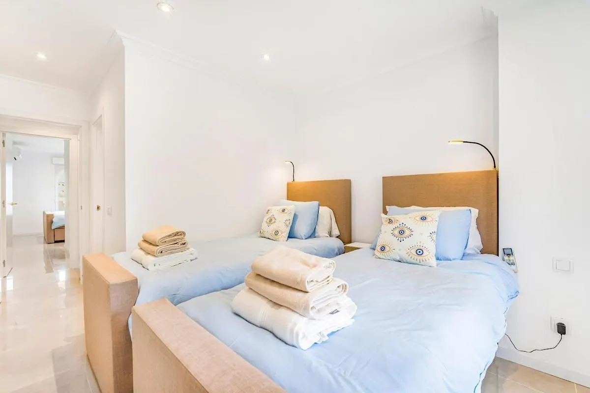 Amazing Apartment With Sea View In Puerto Banus Marbella